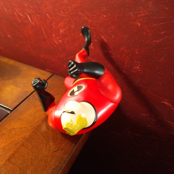 The Incredibles - Mr Incredible 6" Action Figure McDonalds Happy Meal 2005 - Picture 3 of 3